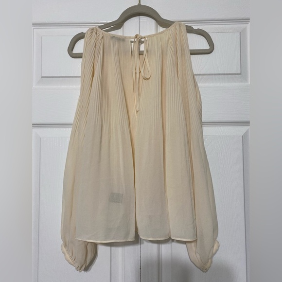 Aakaa Cream Pleated Blouse size S - Picture 3 of 7